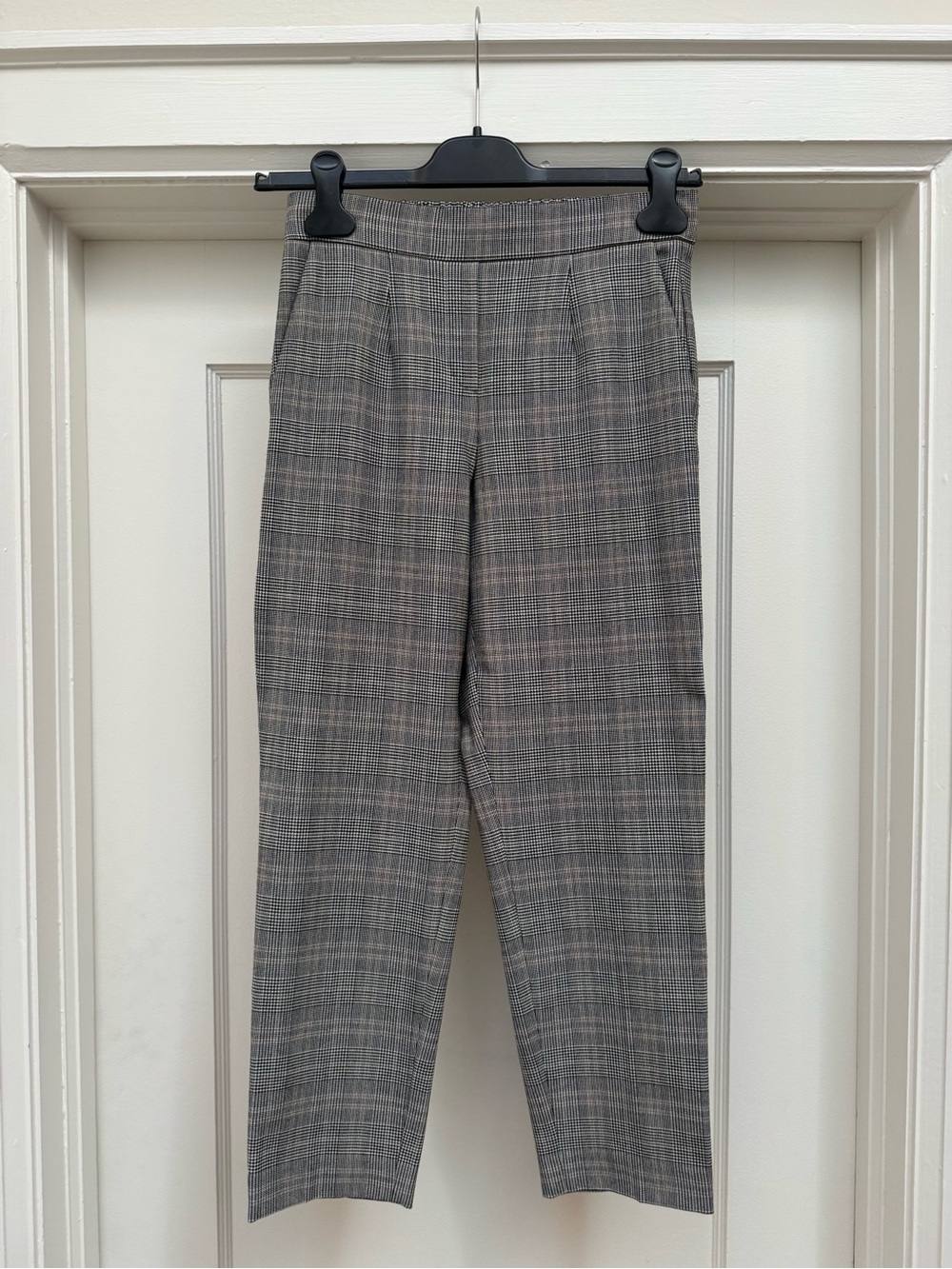 Babaton | Grey Plaid Straight-Leg Ankle Pants